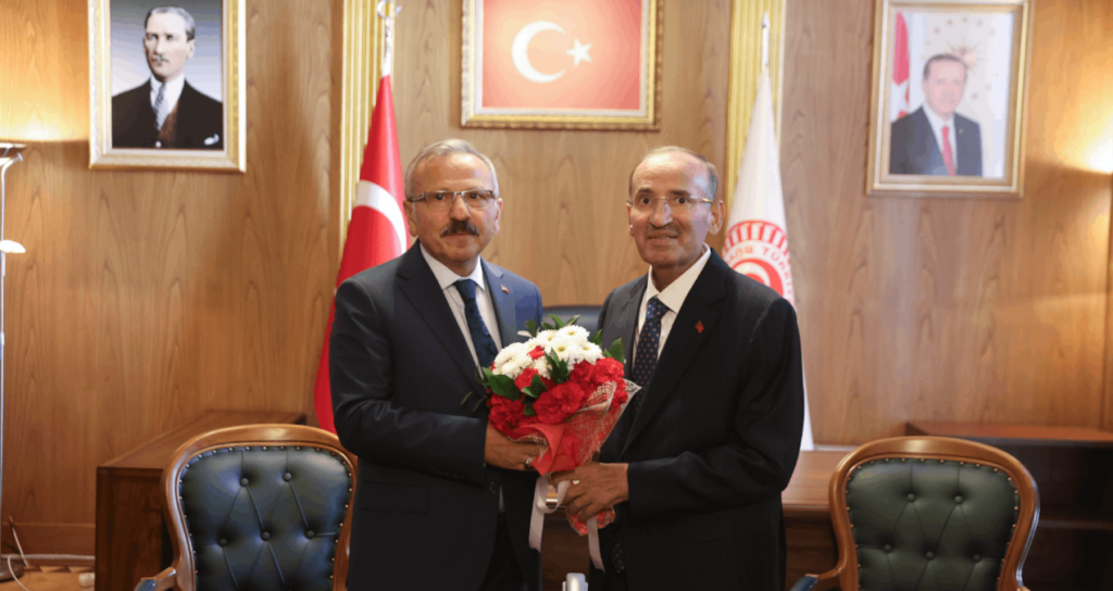 Sağlık Sorunları Nedeniyle İstifa Eden Bekir Bozdağ Görevini Yusuf Beyazıt'a Devretti